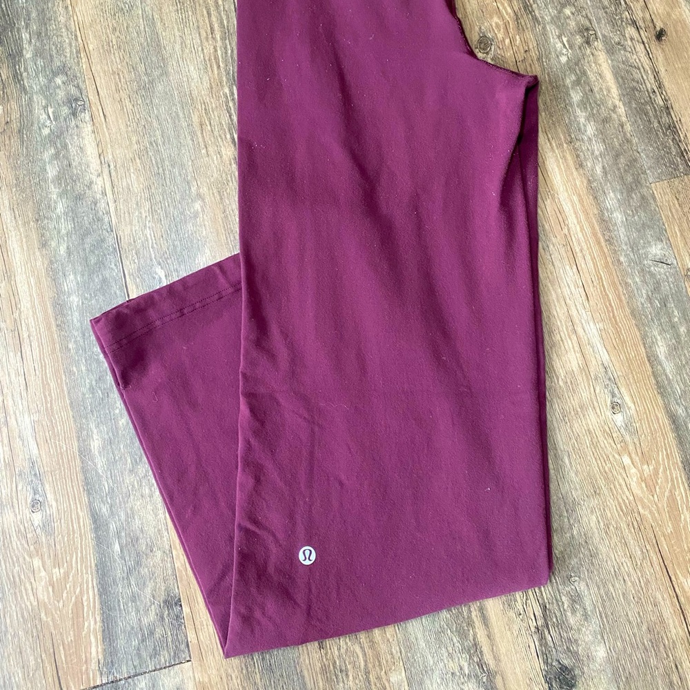 LULULEMON STRAIGHT LEG PANT